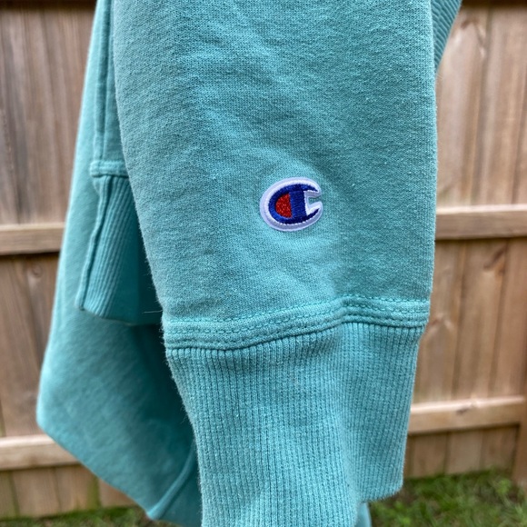 Like New Champion Sweatshirt - Picture 4 of 4